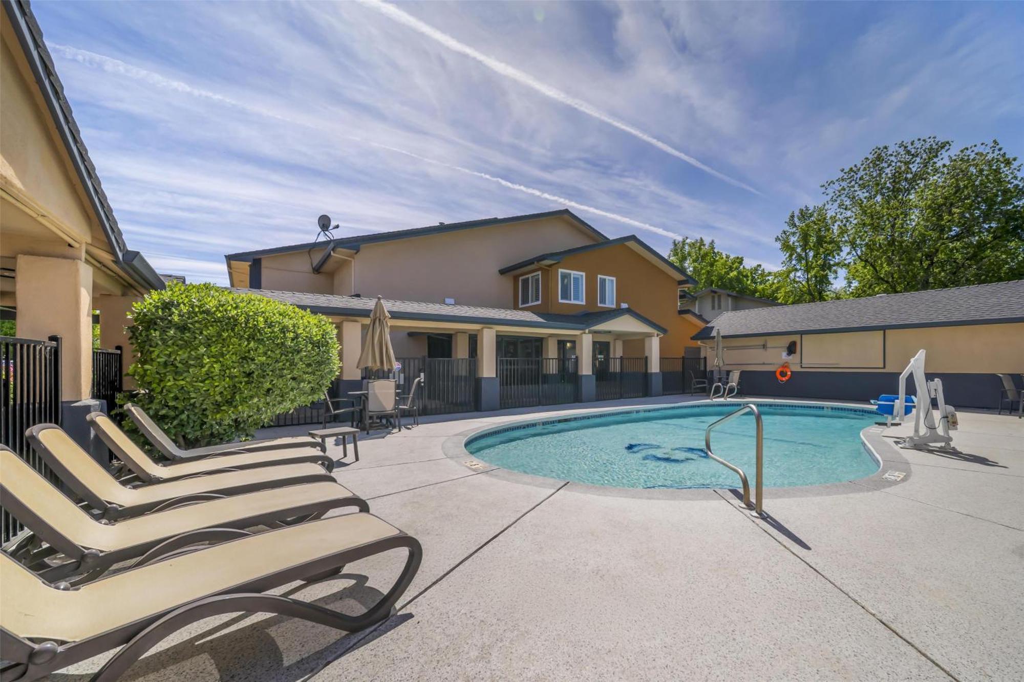 Best Western Antelope Inn & Suites Red Bluff Exterior foto